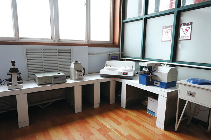 Microscope, differential thermal analyzer